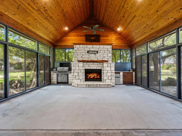 8922 Bellechase Rd, Granbury, TX 76049