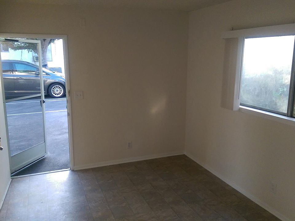 2nd image of 218 N Keystone St APT C