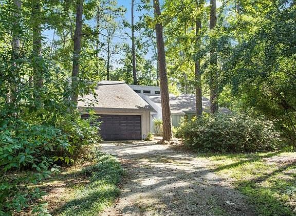 5th image of 102 Woodlawn Ln