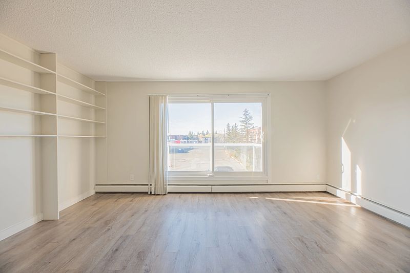 Edmonton Apartment for rent - 2 Bedrooms — photo 4