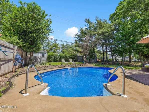 44 East Drive, Toms River, NJ 08753