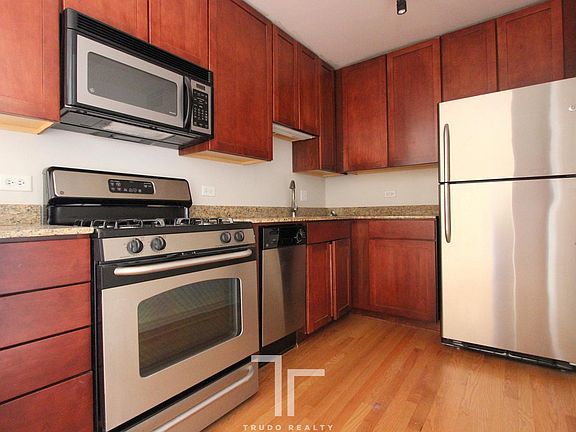 5th image of 626 W Wrightwood Ave #P6