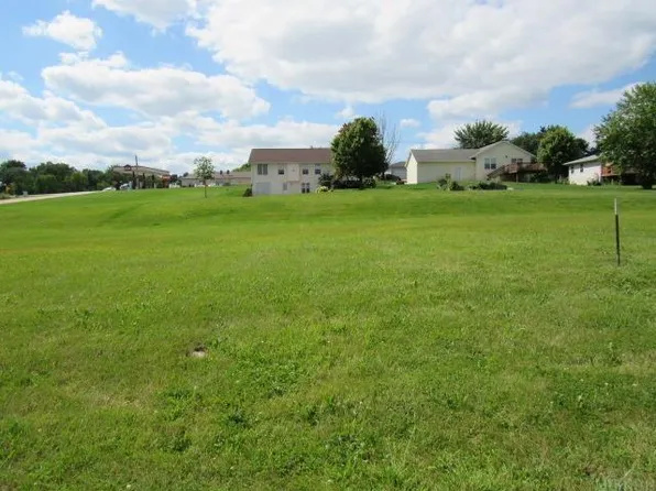 100 5th Avenue Ct, Coggon, IA 52218