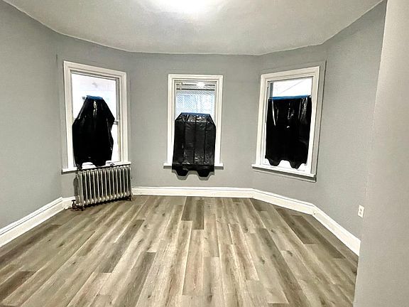 3rd image of 176 Hollywood Ave #1-2