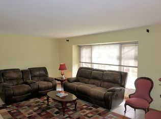 614 Patton Dr, Buffalo Grove, IL 60089