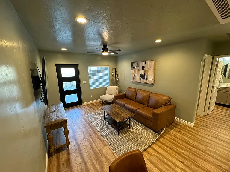 3835 W Glendale St — Photo 13