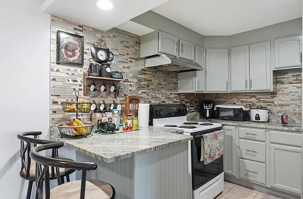 2 bed, 886 sqft, $2,000 — Photo 4