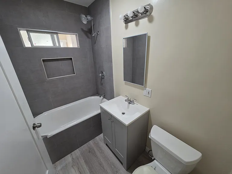 270 Newport Ave #B — Photo 7