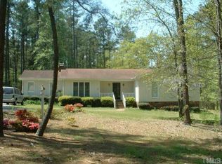 612 Lakehurst Rd, Fuquay Varina, NC 27526