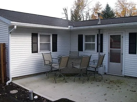 Building Photo - 7412 Township Rd