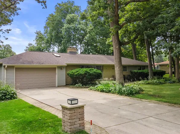 5016 South 34th STREET, Greenfield, WI 53221