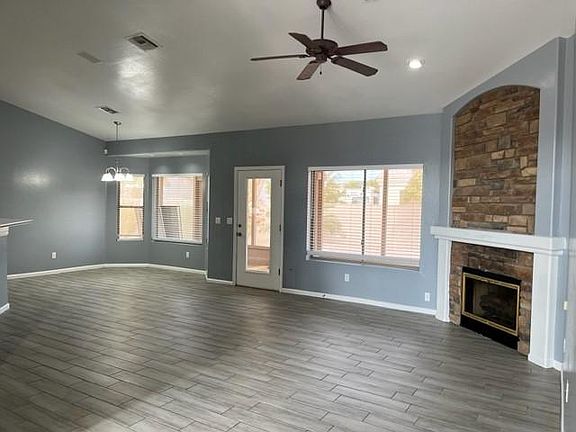 2nd image of 1288 E Melrose Loop