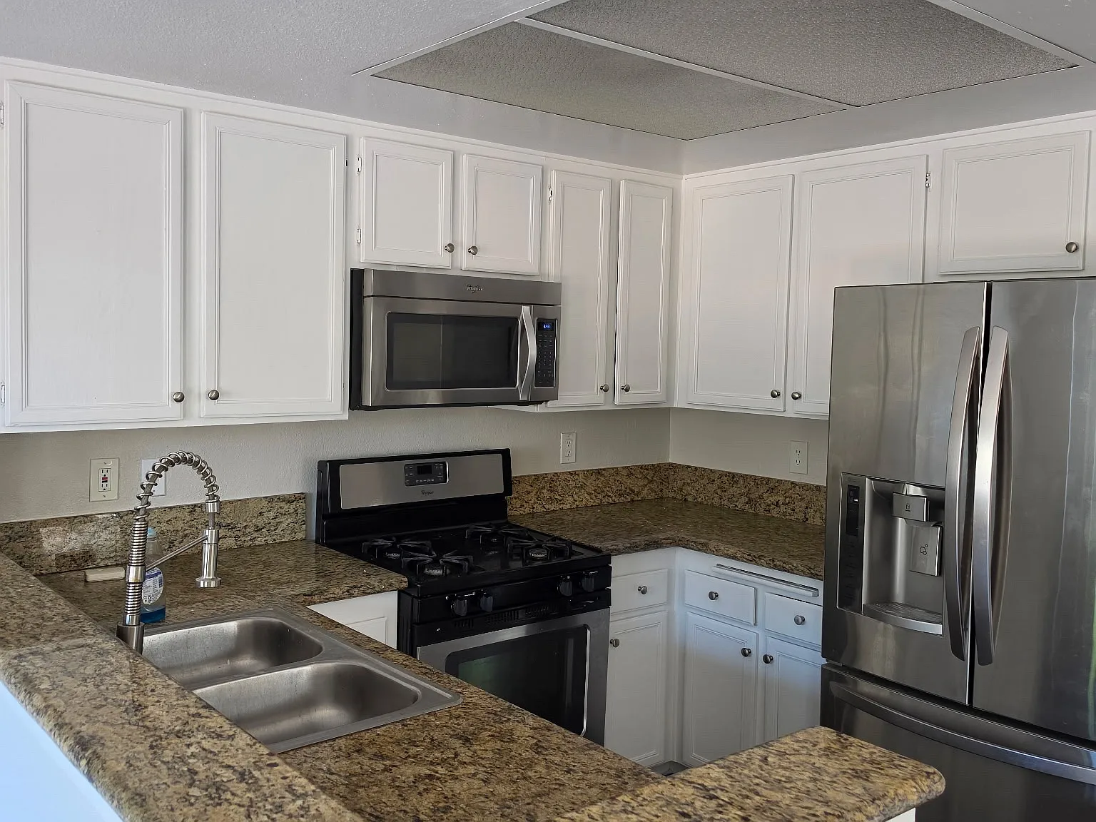 3 bed, 2.5 bath, 1461 sqft, $4,295 — Photo 2