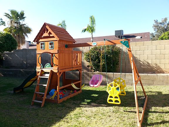 5th image of 102 W Sequoia Dr
