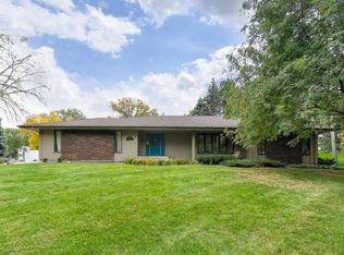 1895 Hampshire Ln N, Minneapolis, MN 55427