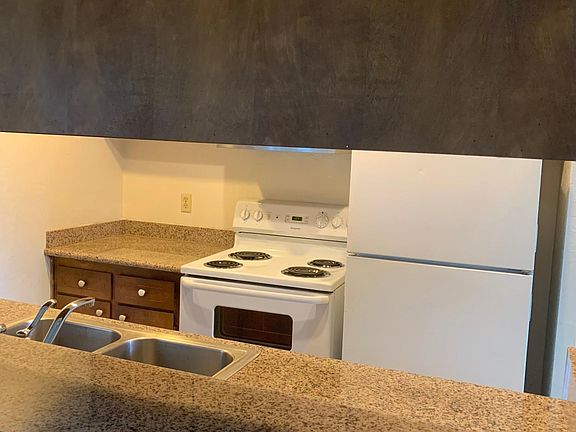 pass through to dining area