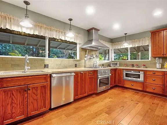 3rd image of 18011 Sunburst St