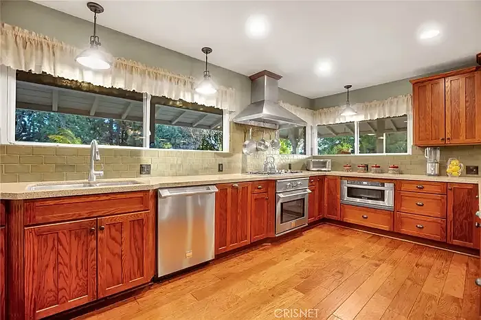 18011 Sunburst St — Photo 3