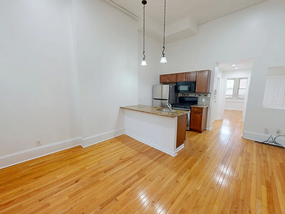 327 South 12th Street - 100