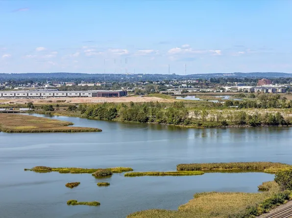 1705 Harmon Cove Tower image 13 of 49