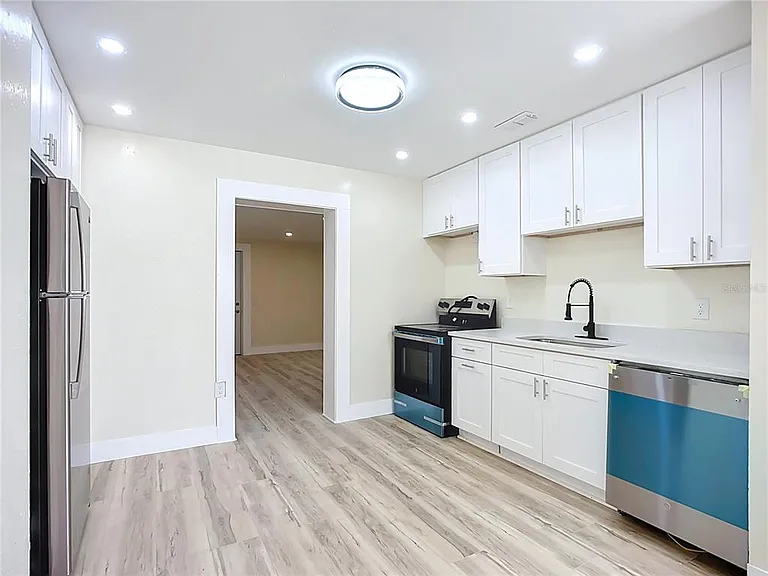 4513 W Gray St — Photo 31