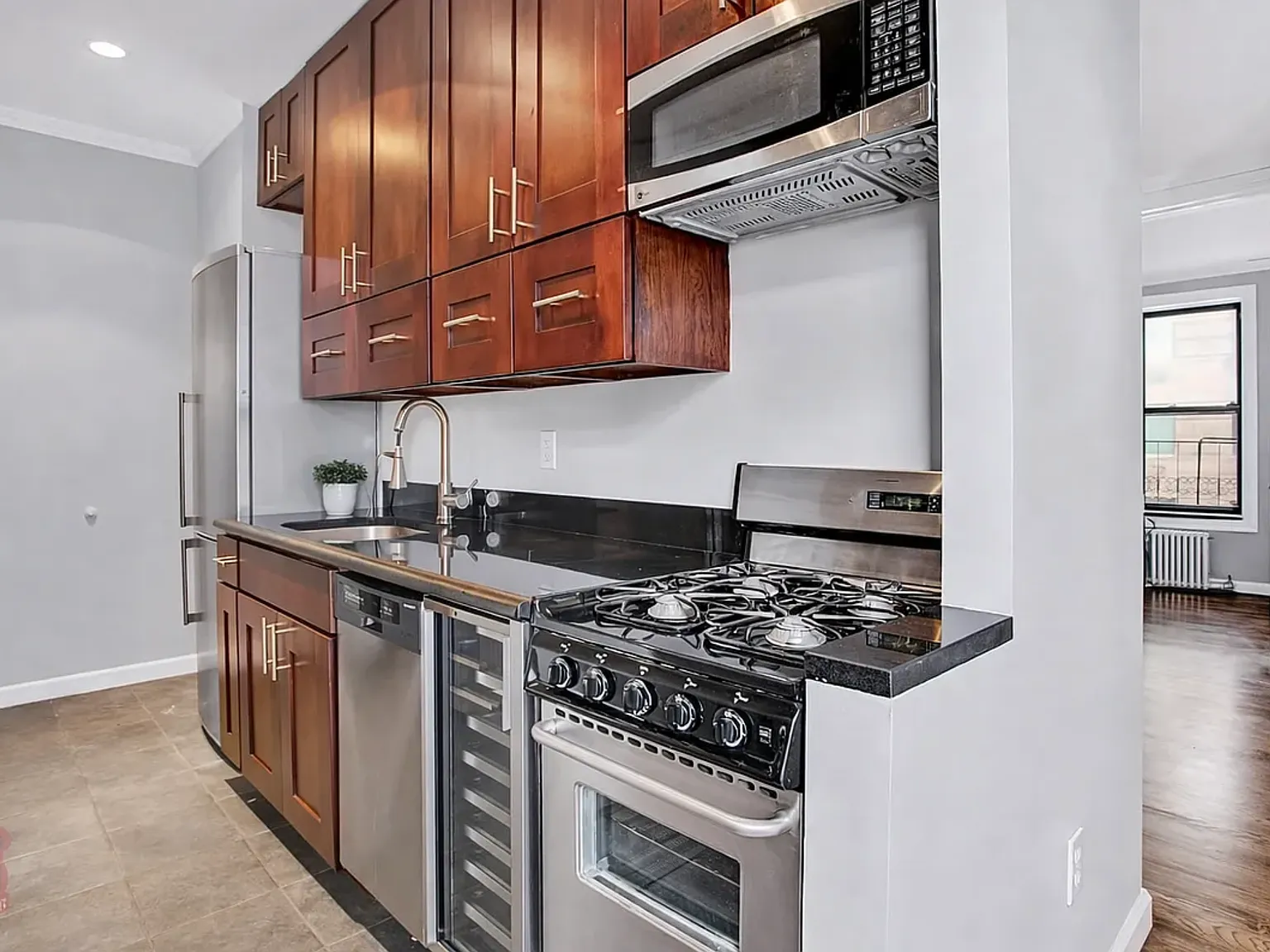 338 East 100th Street — Photo 3