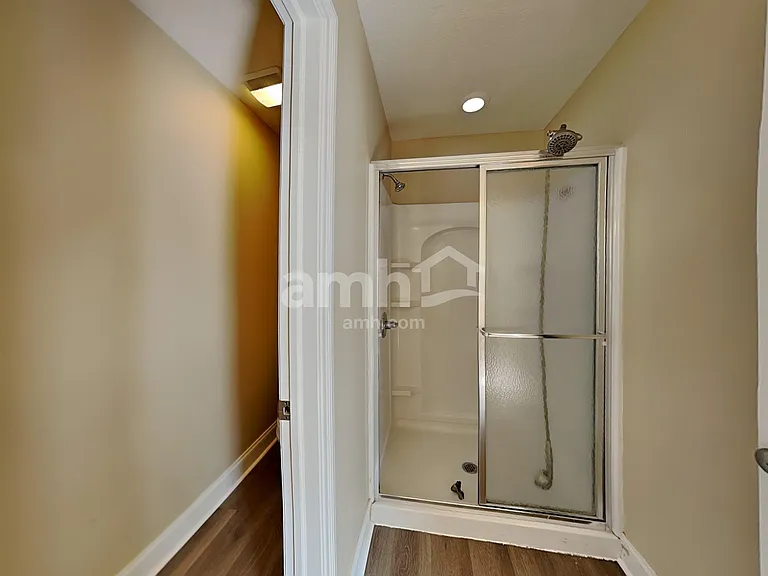 516 Longview St — Photo 12