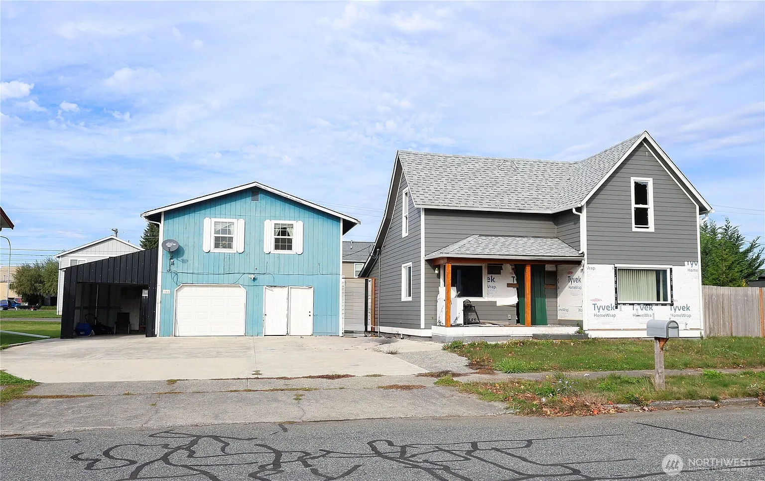 136 1st St photo 1