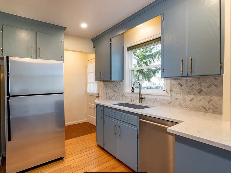 10 Hollyvale Dr — Photo 10