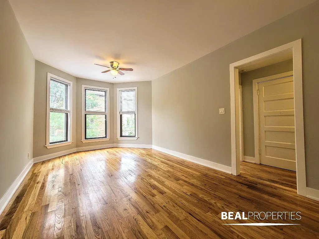 Building Photo - 647 W Oakdale Ave #2