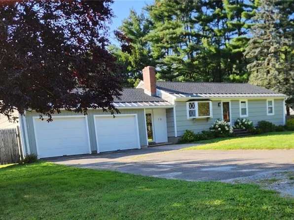 10 Canton Valley Circle, Canton, CT 06019