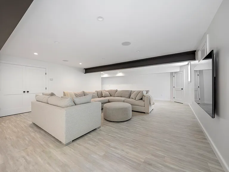 13 Beach Ln — Photo 16