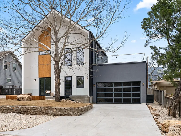 2915 Chisholm Trl — Photo 4