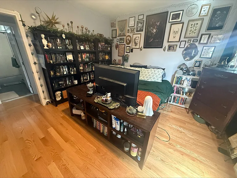 29 Waverly St #1 — Photo 17
