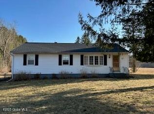 294 Morner Rd, Rensselaer, NY 12144