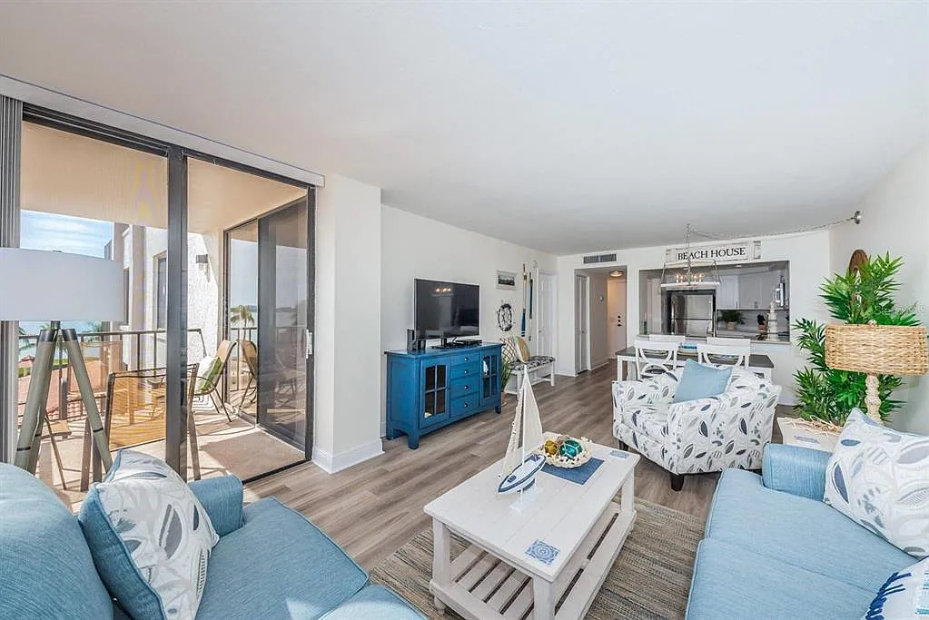 1 bed, 1.5 bath, 780 sqft, $2,200 — Photo 2