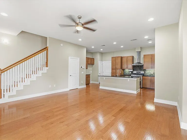 2520 Bluebonnet Ln #40 — Photo 4