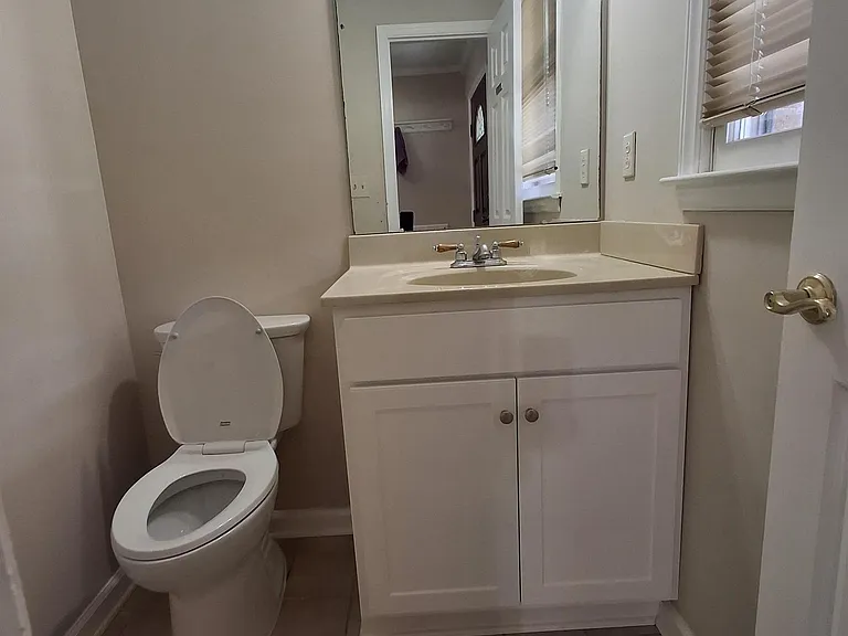2712 Wynterhall Rd SE — Photo 5