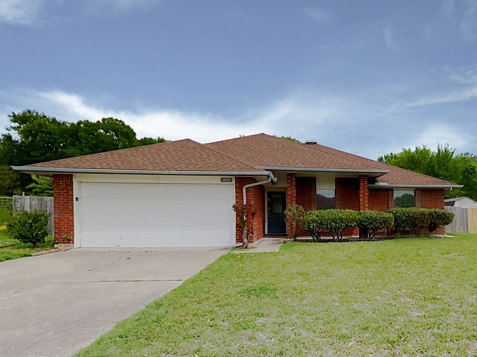1st image of 1029 Meadow Creek Dr