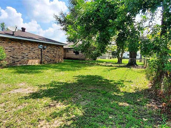 2nd image of 229 Crozier Dr