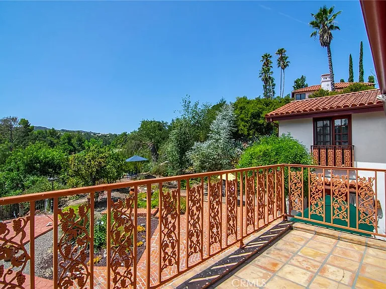 18690 Pasadero Dr — Photo 42