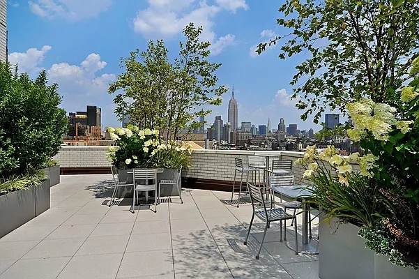 Sold by Triplemint | media 9