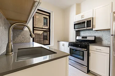 Rented by Dixon Advisory USA Inc.