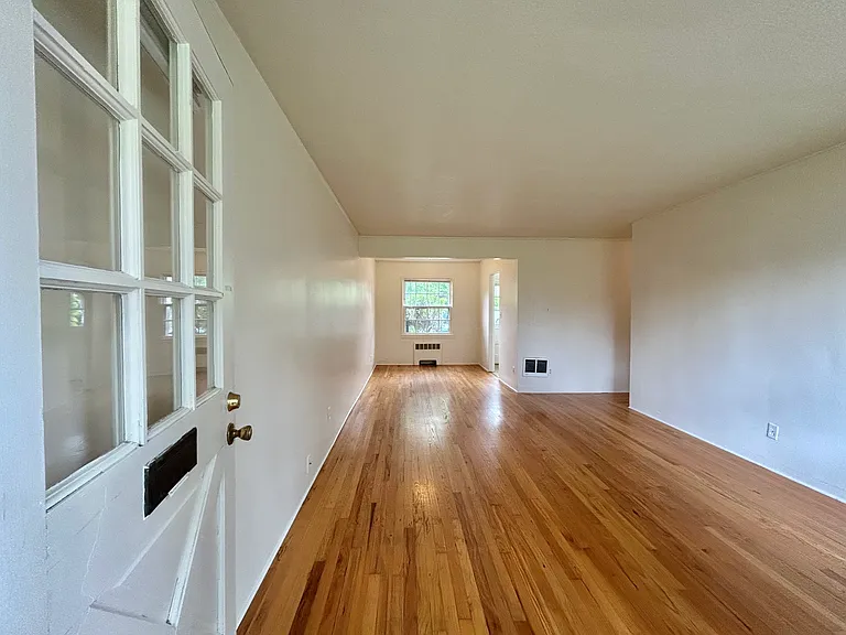 Britney Forest Apartments — Photo 6