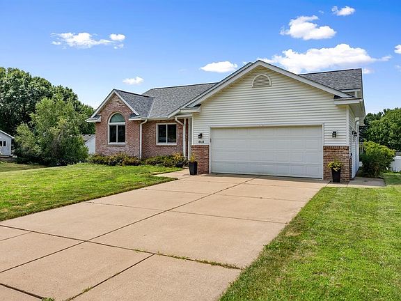 2nd image of 4414 Crest Court
