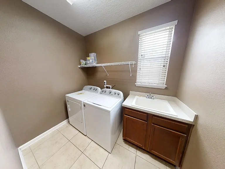 15695 Lexington Park Blvd — Photo 17