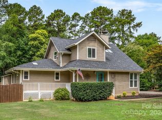 202 Pinewood Dr, Huntersville, NC 28078
