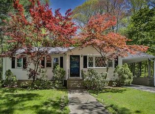 26 Henderson Rd, Woburn, MA 01801