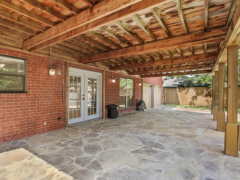 2226 Crystal Creek Ln — Photo 18