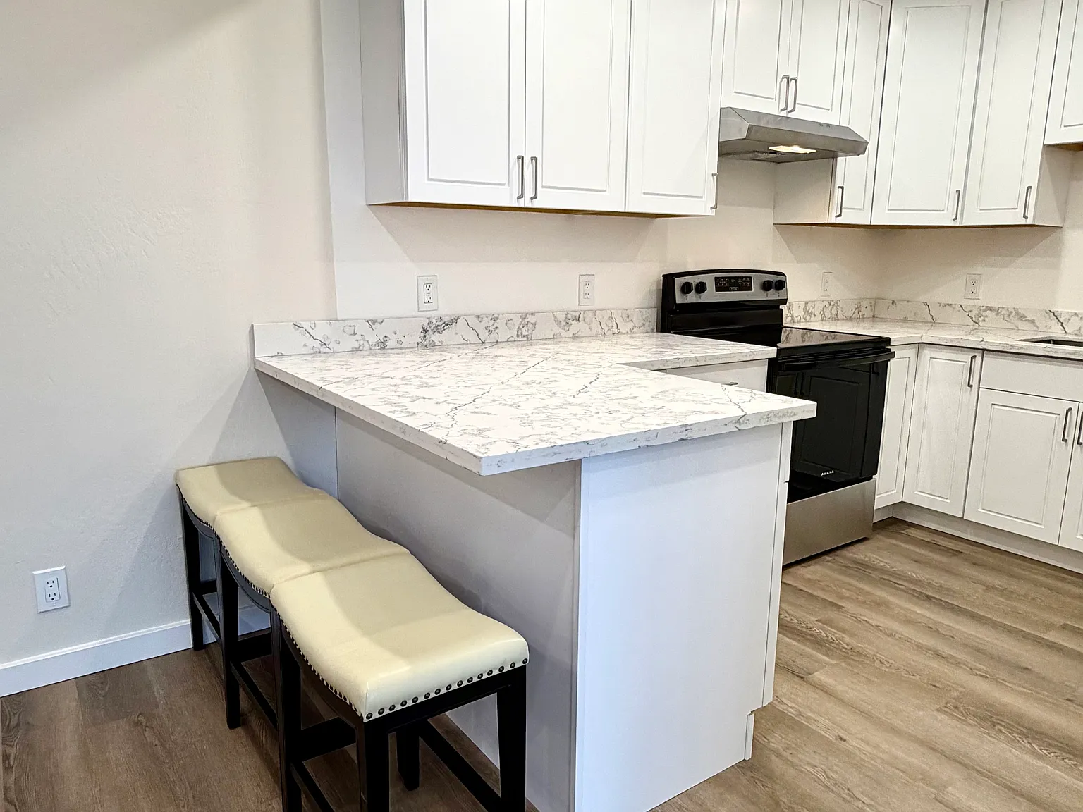3 bed, $4,895 — Photo 4